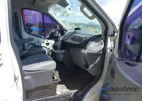 2015 Ford Transit-250 z USA, uszkodzony, nr VIN 1FTNR2ZM3FKA77052